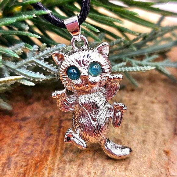 Cute Nature Green Tourmaline Sneaky Cat Pendant Necklace. Price includes both pe - Picture 1 of 10